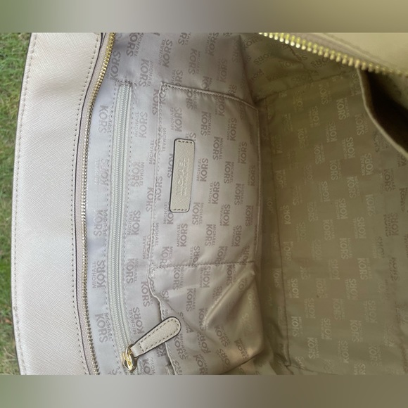 Sandrine Stud Michael Kors tan tote - Picture 7 of 8